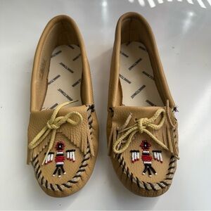 Minnetonka Beaded Moccasins leather tan size 7.5